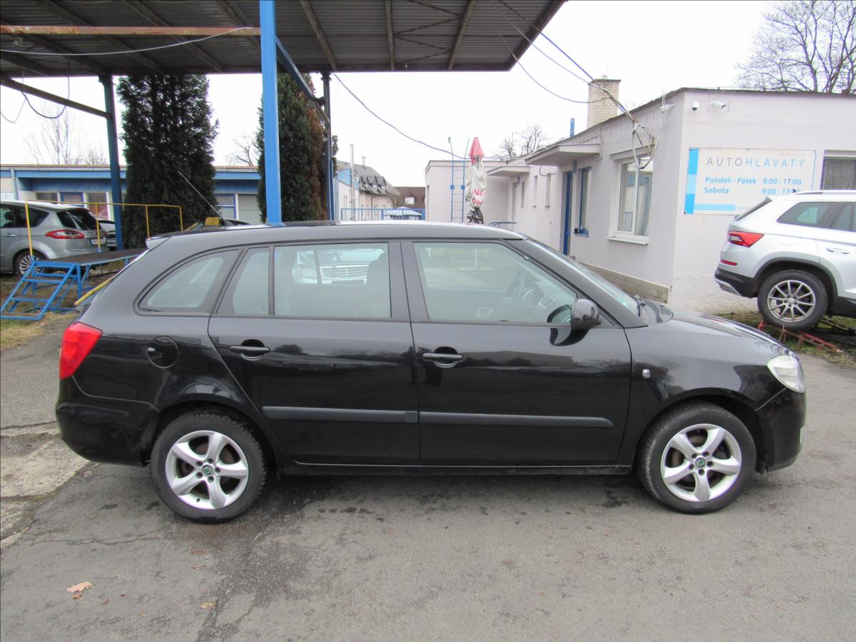 skoda-fabia-1-4-16v-63kw-style-combi - 7