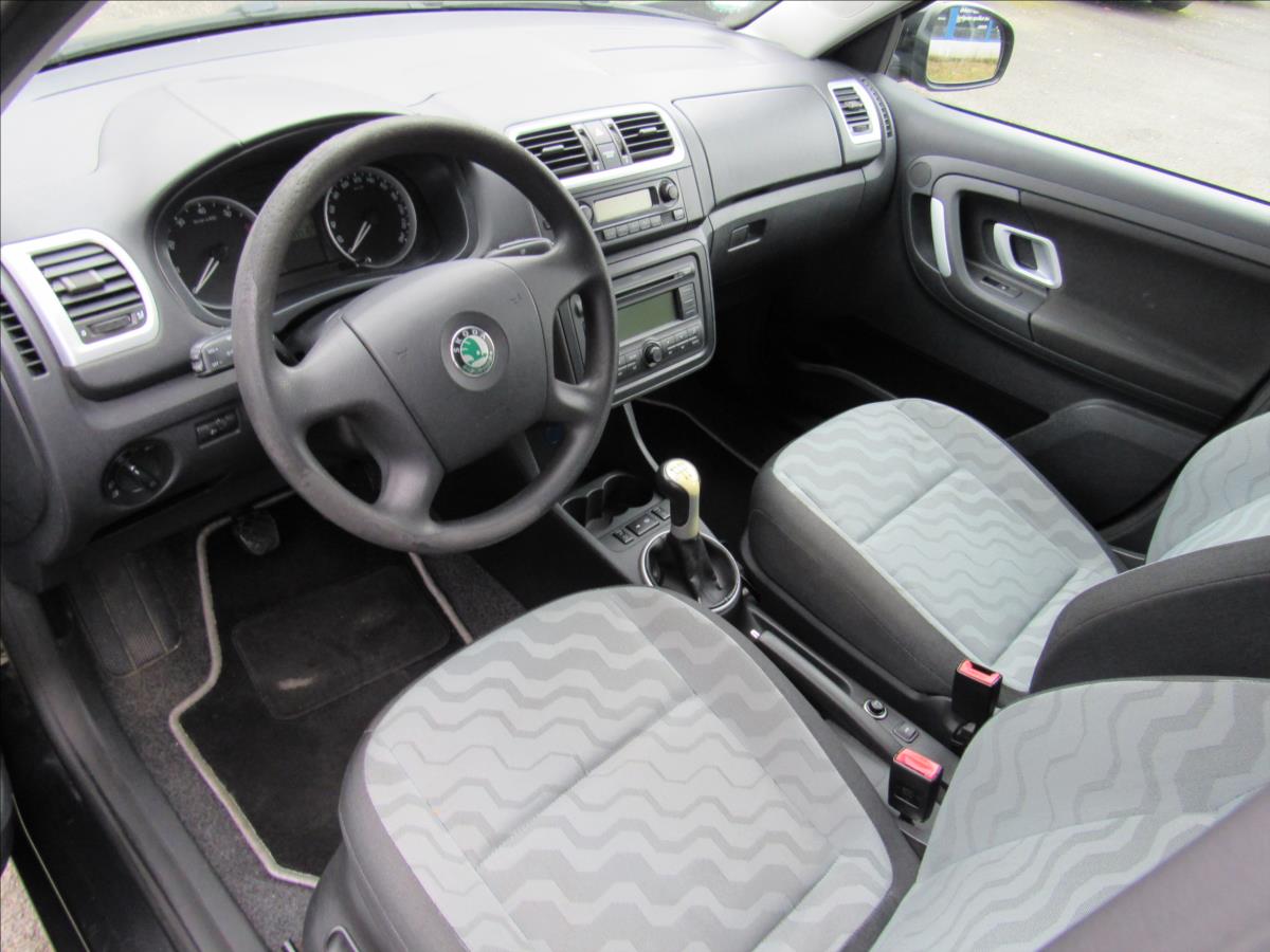 skoda-fabia-1-4-16v-63kw-style-combi - 8