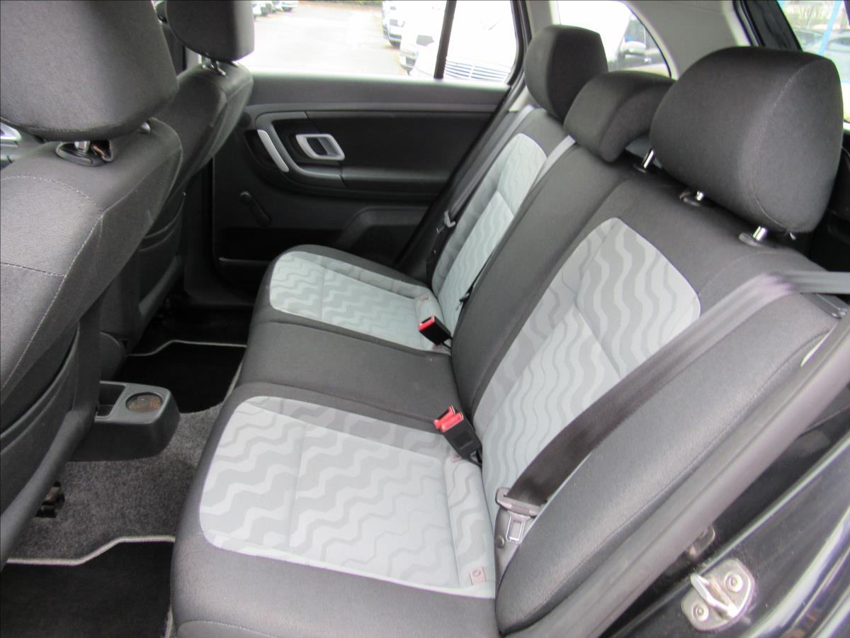 skoda-fabia-1-4-16v-63kw-style-combi - 9