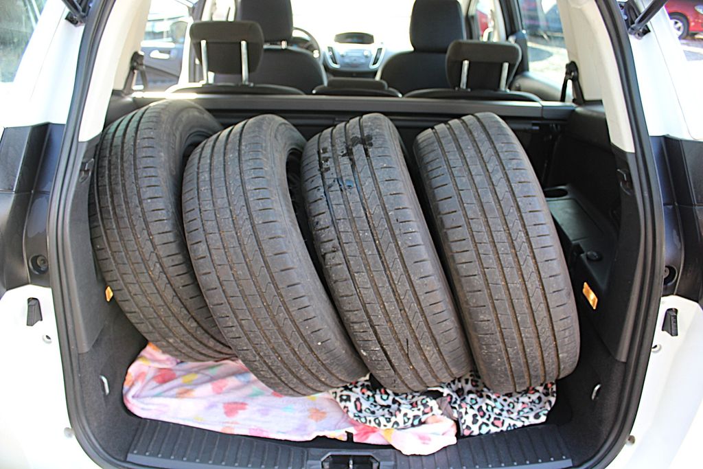 ford-grand-c-max-1-0-74-kw-serv-knizka - 8