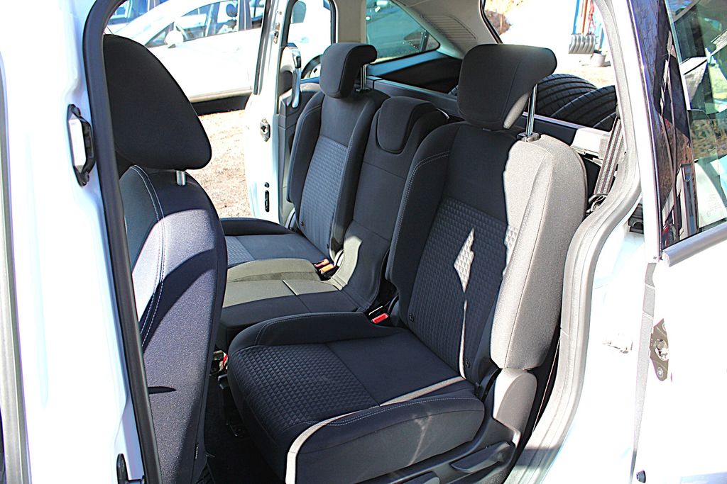 ford-grand-c-max-1-0-74-kw-serv-knizka - 9