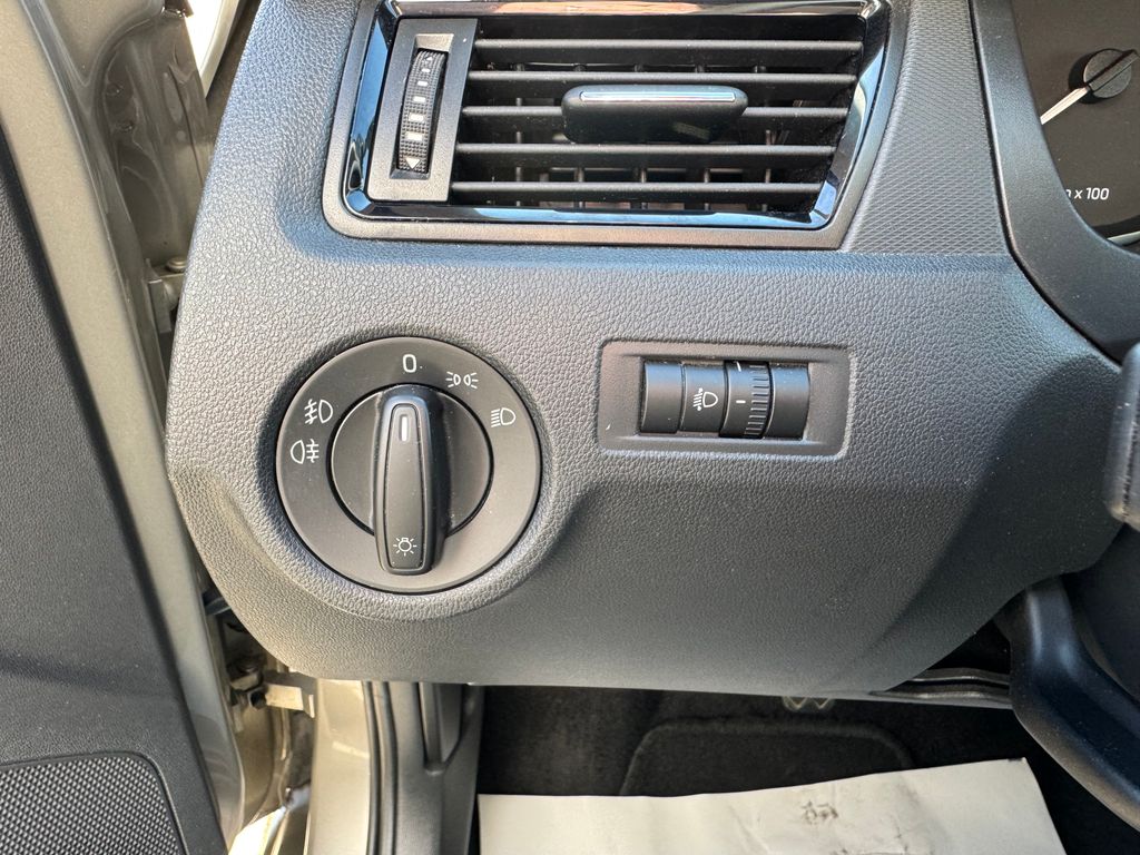 skoda-rapid-1-2-tsi-ambition - 6