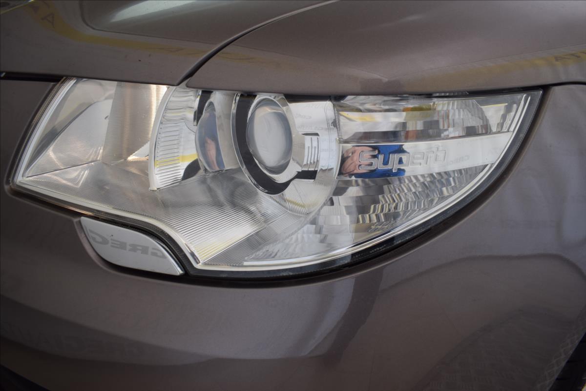 skoda-superb-1-8-tsi-pr-servis-super-stav - 7