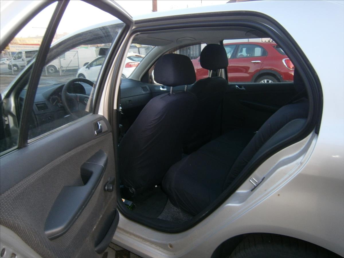 skoda-fabia-1-2-i-klima - 9
