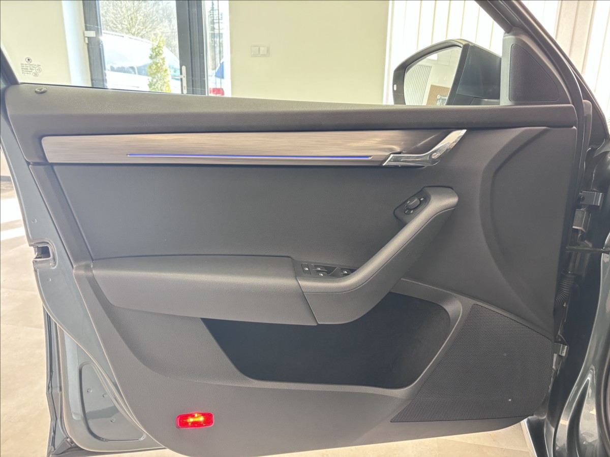 skoda-octavia-1-6-tdi-elegance - 7