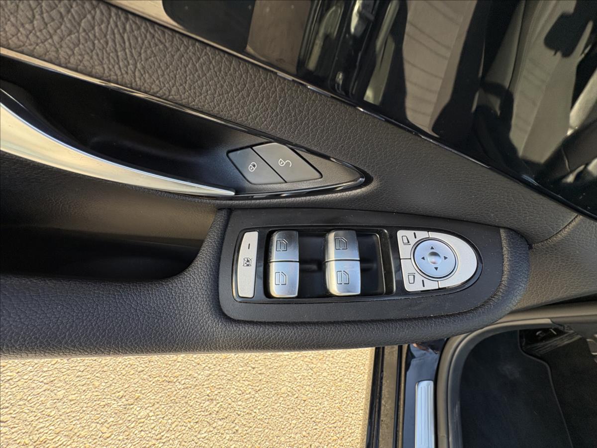 mercedes-benz-tridy-c-2-2-cdi-100kw-led-vyhrev-9g-tr - 3