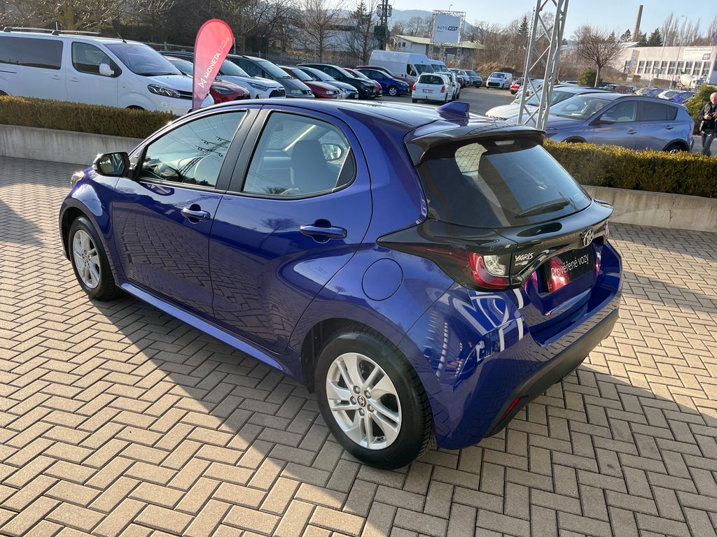 toyota-yaris-1-5-hybrid-e-cvt-comfort - 3