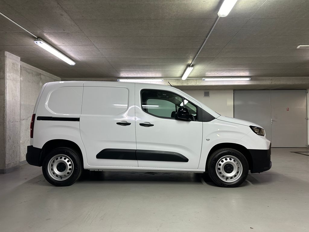 toyota-proace-city-panel-van-1-5d-100k-short - 3