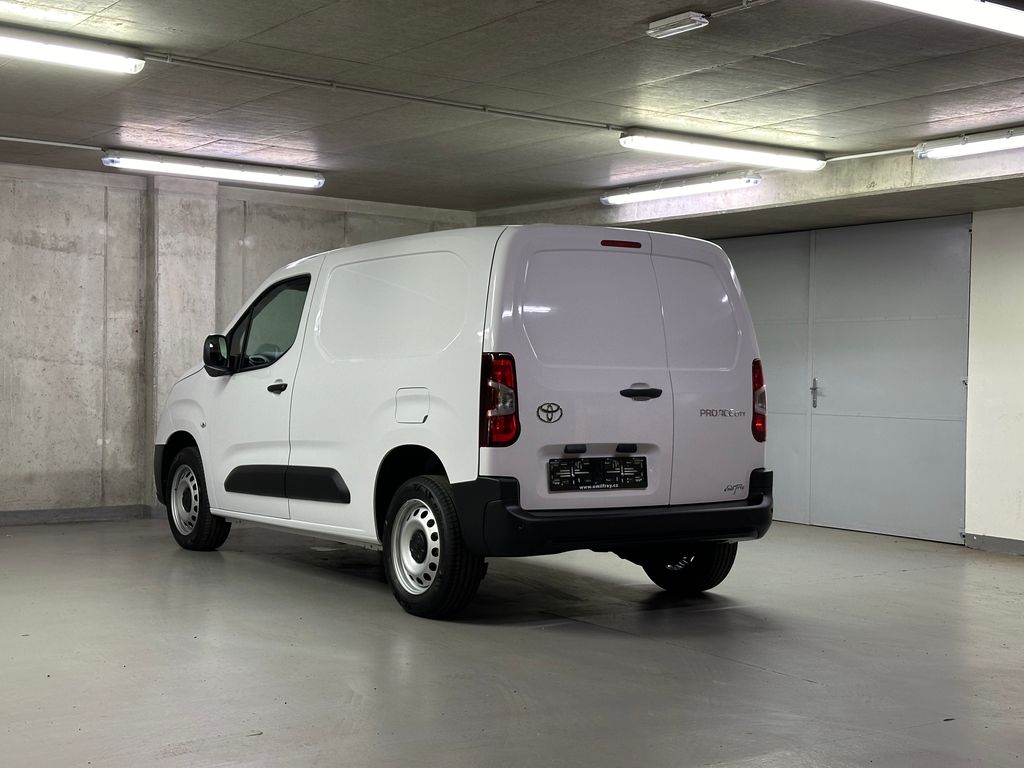 toyota-proace-city-panel-van-1-2-110k-short - 6