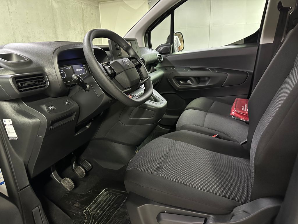 toyota-proace-city-panel-van-1-2-110k-short - 8