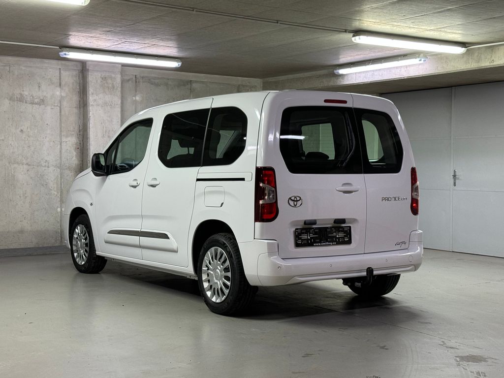 toyota-proace-city-verso-business-1-2-short - 6