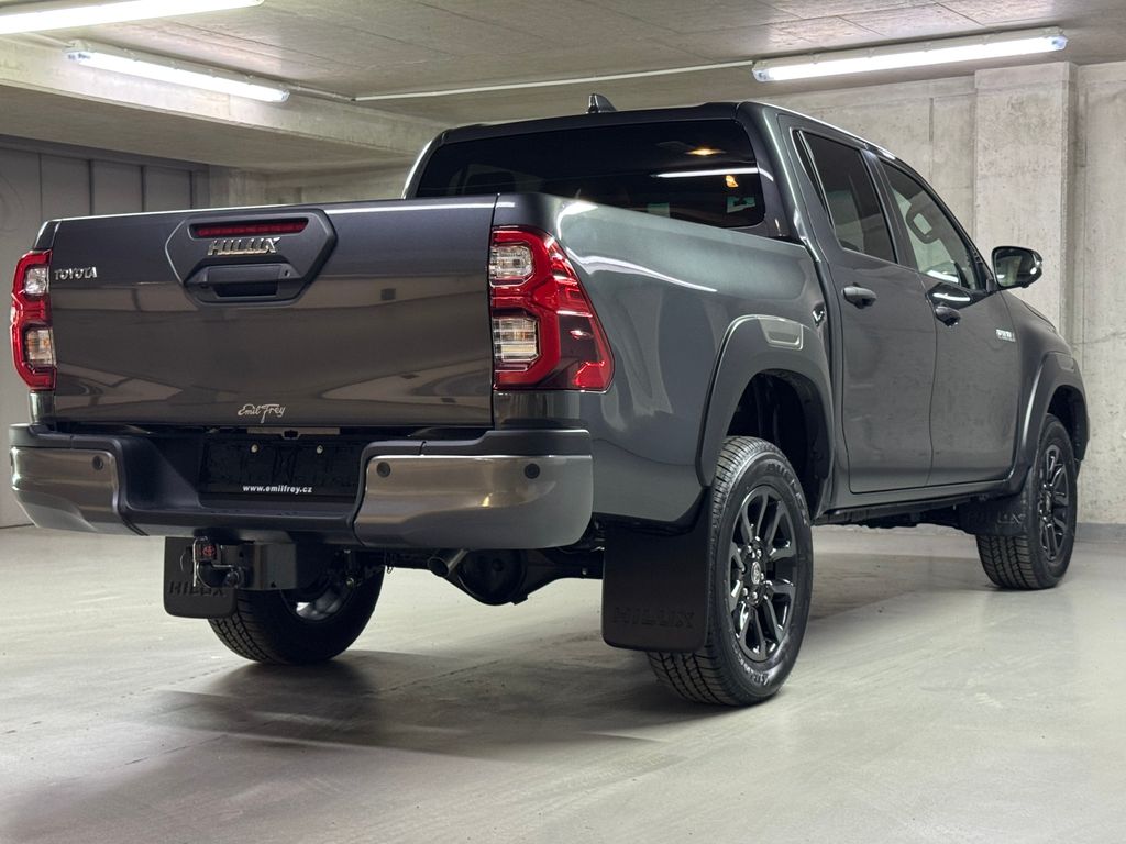 toyota-hilux-2-8d4-d-double-cab-invincible - 4