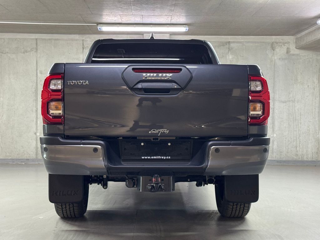 toyota-hilux-2-8d4-d-double-cab-invincible - 5