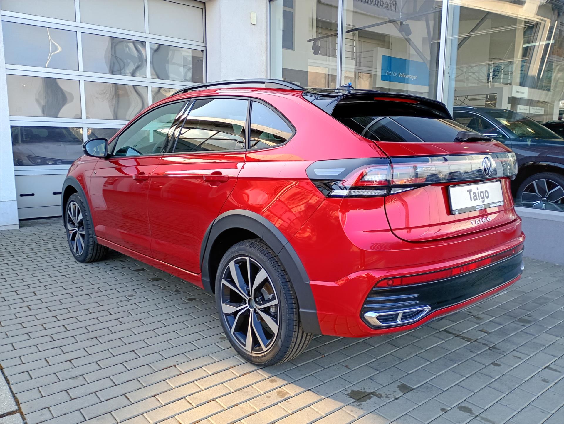 volkswagen-taigo-1-0-tsi-85kw-7dsg-r-line-people - 6