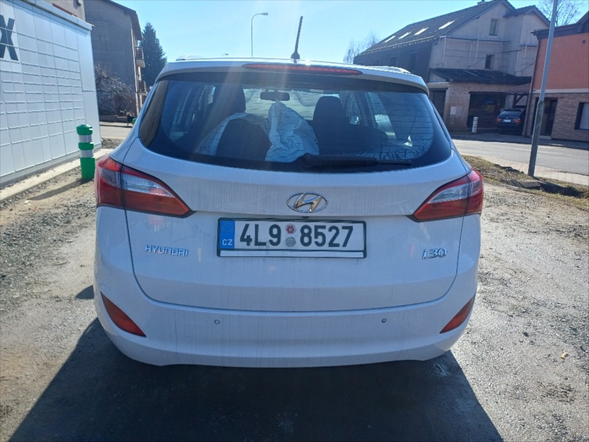 hyundai-i30-1-6-crdi - 4