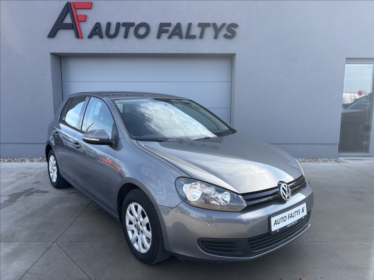 Volkswagen Golf 1,2 77kw ČR 1. maj. servis VW