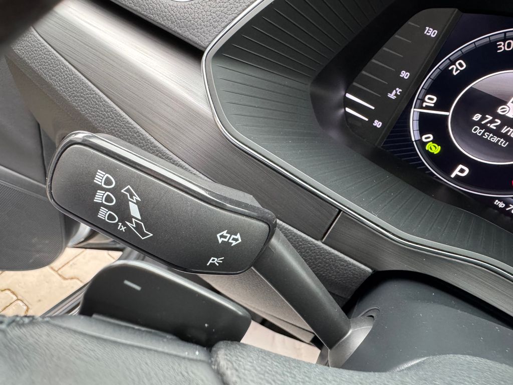 skoda-superb-combi-2-0-tdi-dsg-style - 8
