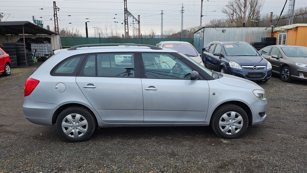 skoda-fabia-1-2i-12v-kombi-action - 2