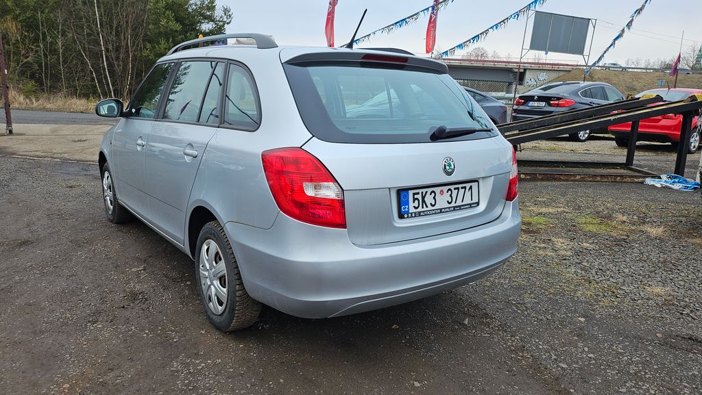 skoda-fabia-1-2i-12v-kombi-action - 4