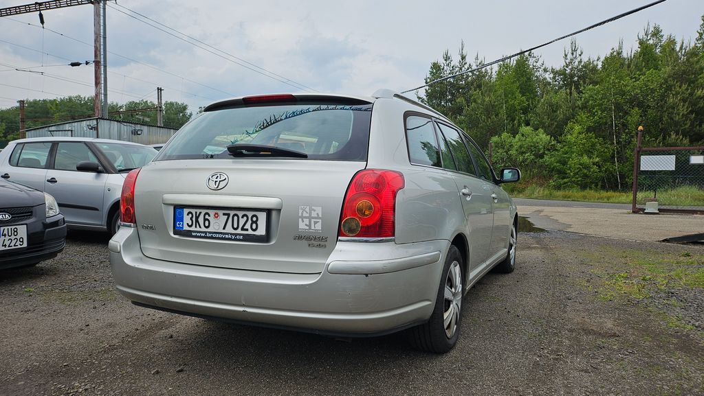 toyota-avensis-2-2-d4d - 4