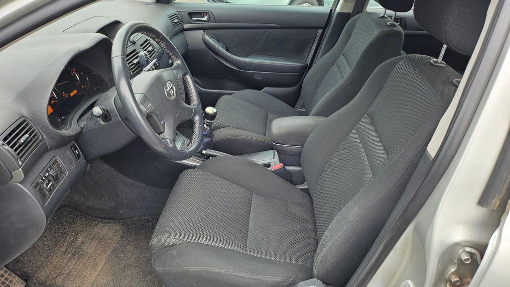 toyota-avensis-2-2-d4d - 6