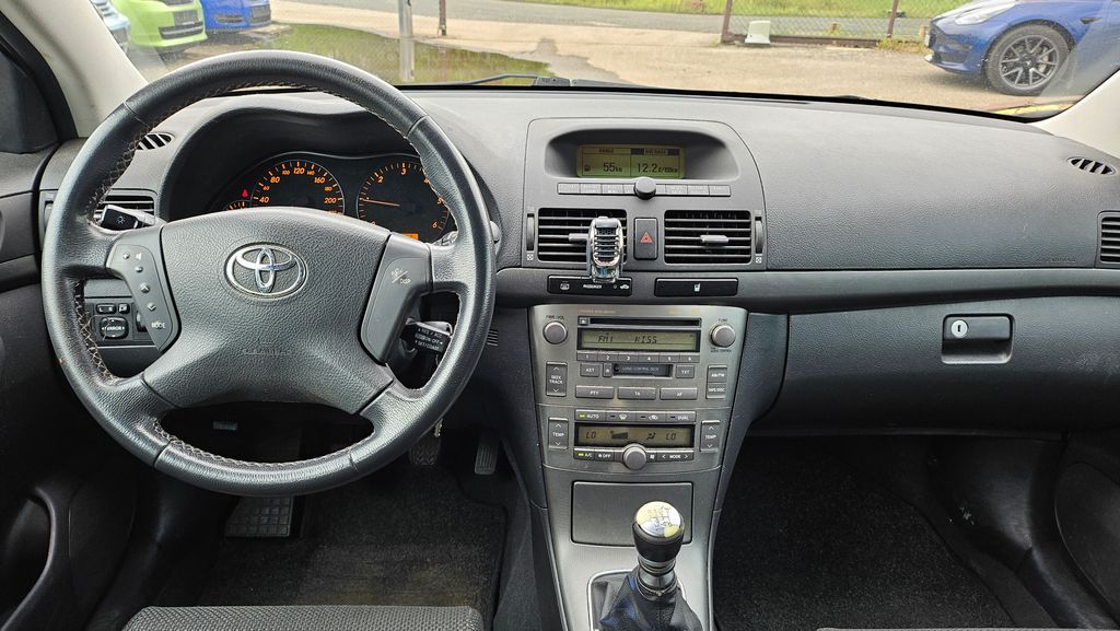 toyota-avensis-2-2-d4d - 8