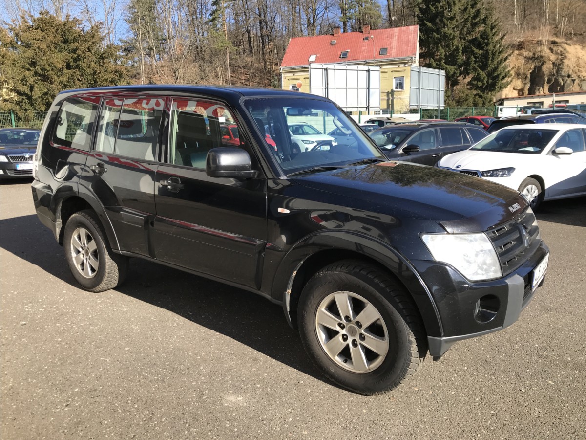 mitsubishi-pajero-3-2-di-d-4x4-automat - 4