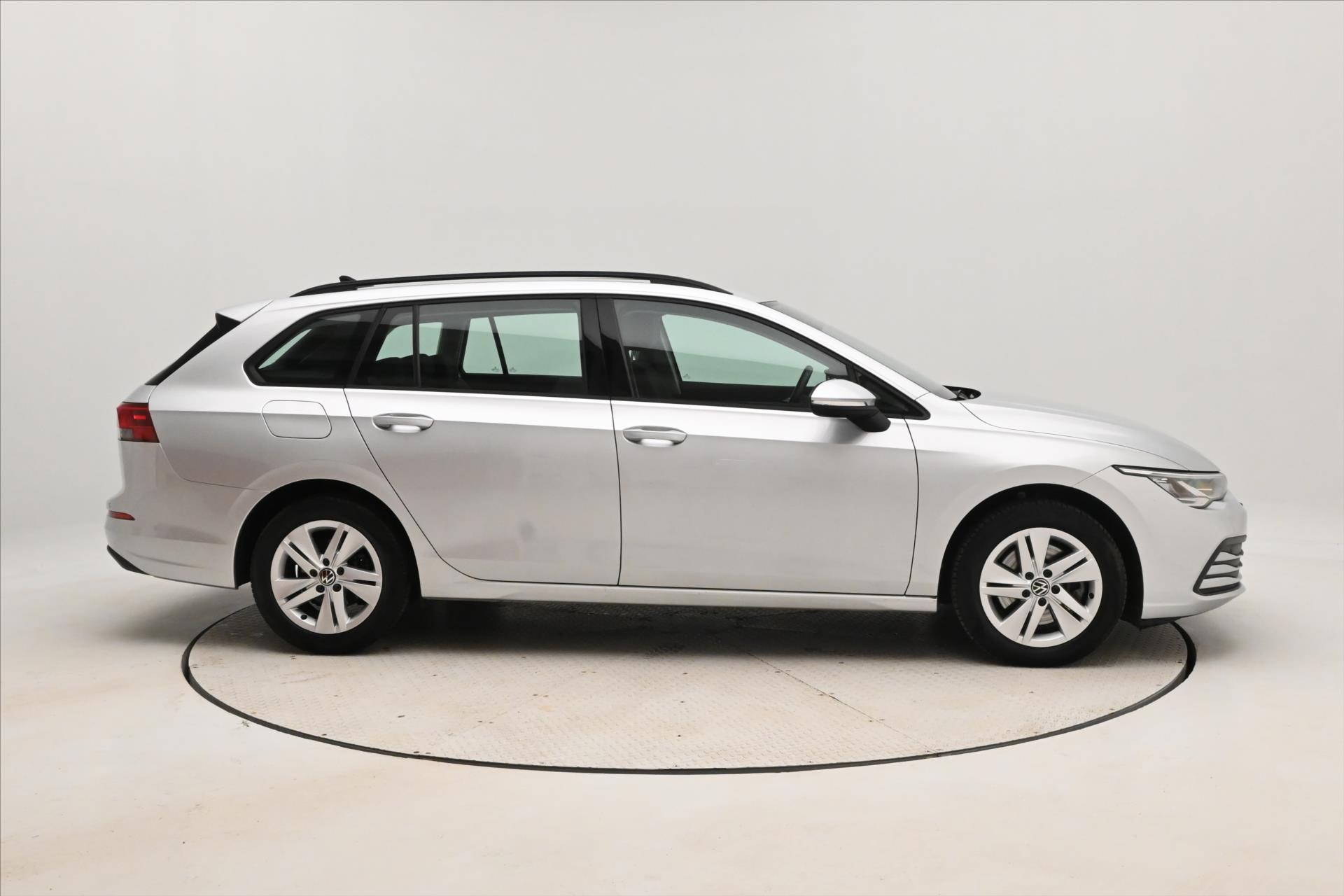 volkswagen-golf-2-0-tdi-110-kw-dsg-business-zaruka-az-5-let - 3