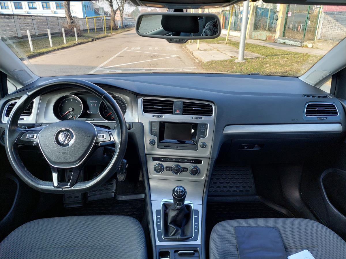 volkswagen-golf-1-2-tsi-bluemotion - 9