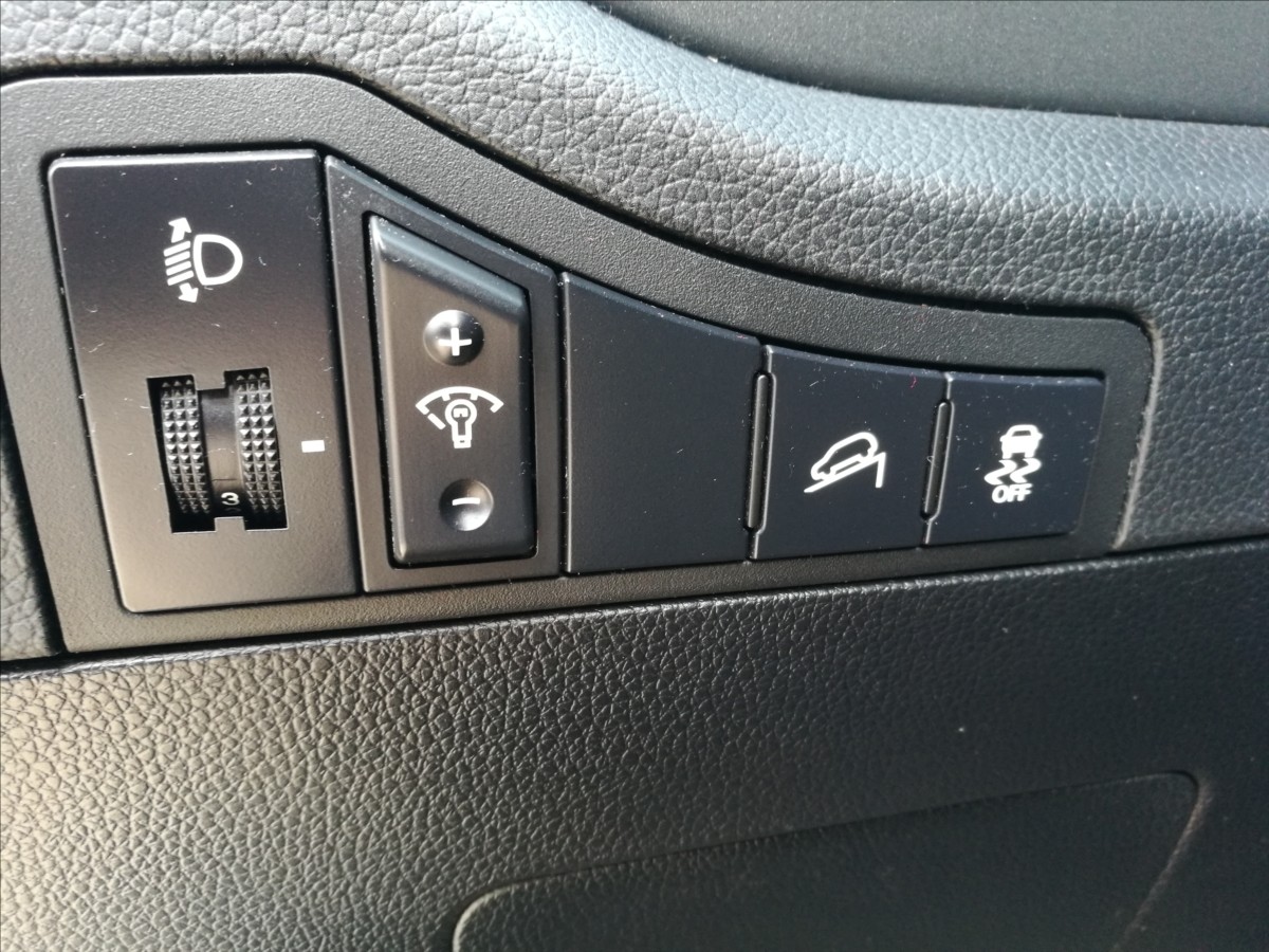 kia-sportage-1-7-crdi - 9