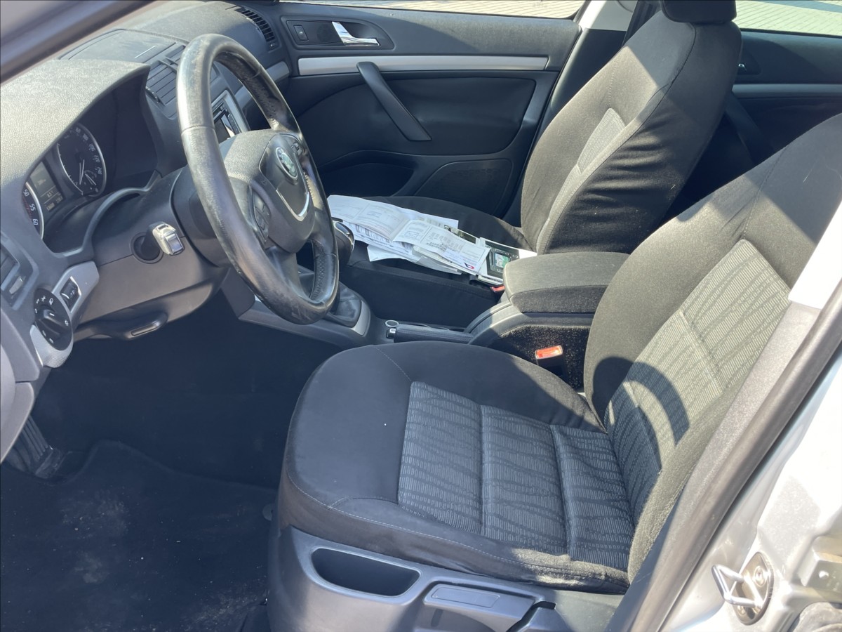 skoda-octavia-2-0-tdi-103kw-gps-cfh-chyba-motoru - 6