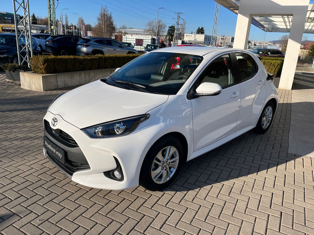 toyota-yaris-1-5-hybrid-e-cvt-comfort - 1