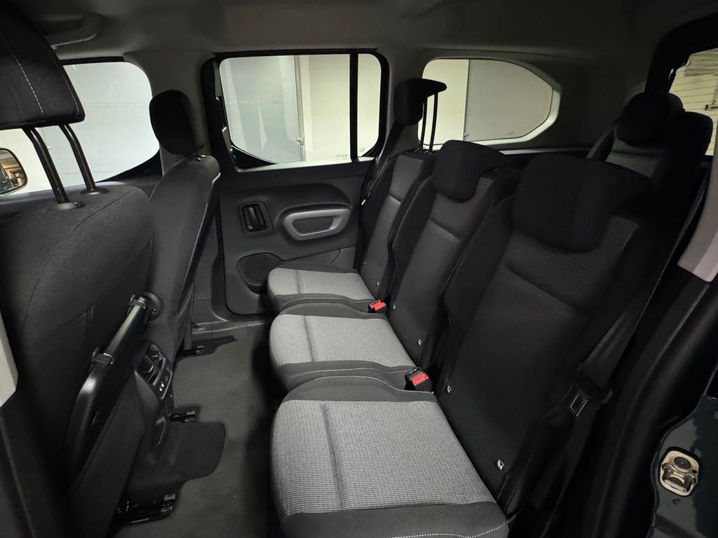 toyota-proace-city-verso-family-1-5-at-long-7-mist - 9