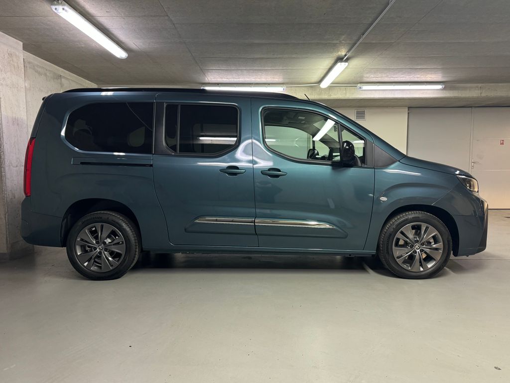 toyota-proace-city-verso-family-1-5-6mt-long-7-mist - 3