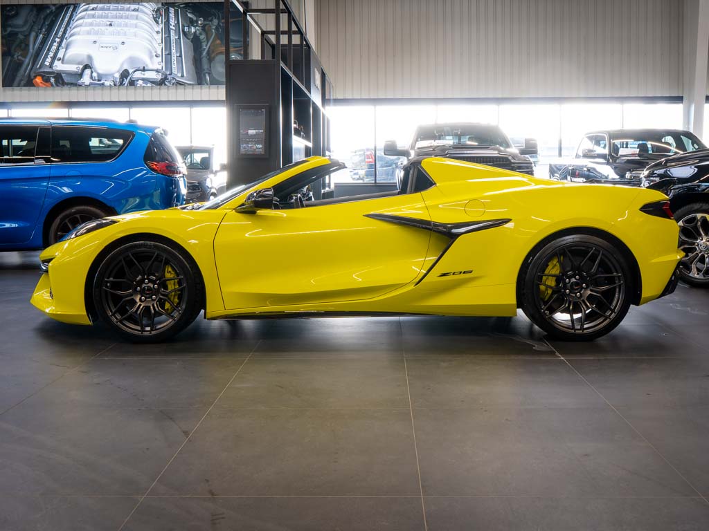 chevrolet-corvette-5-5-c8-z06-3lz-convertible - 2