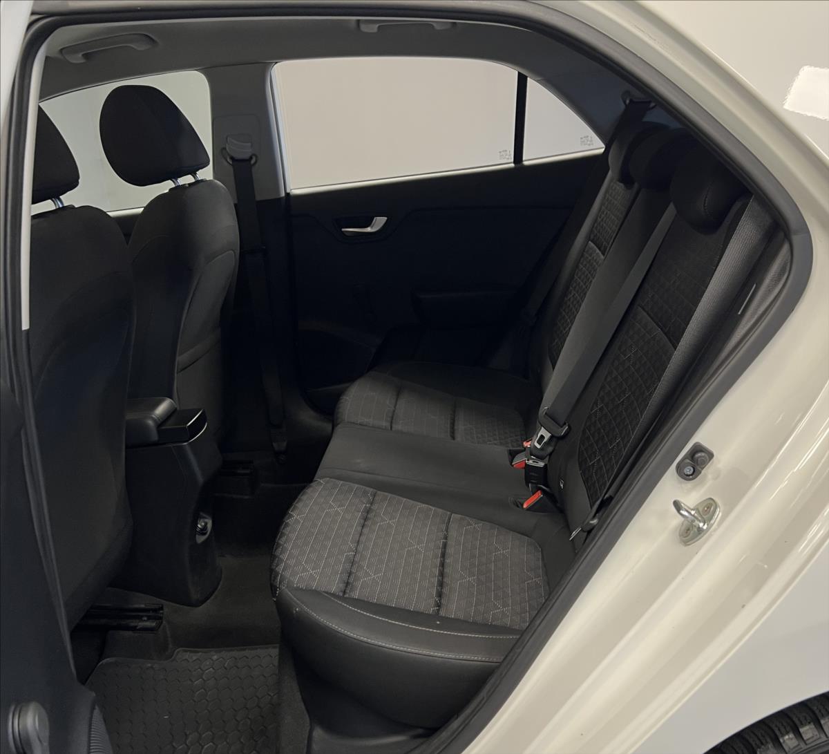 kia-rio-1-2-comfort - 8