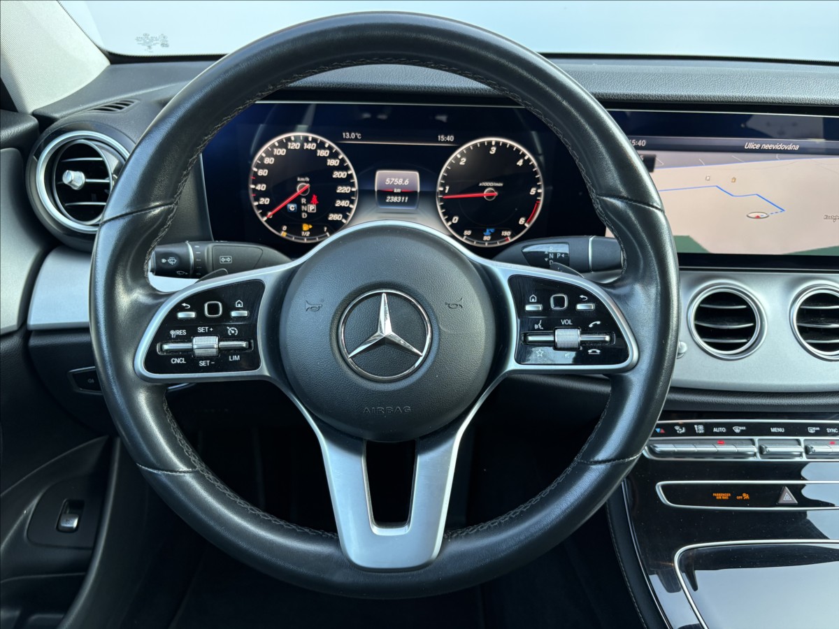 mercedes-benz-tridy-e-220-d-143-kw-automat-cz - 8