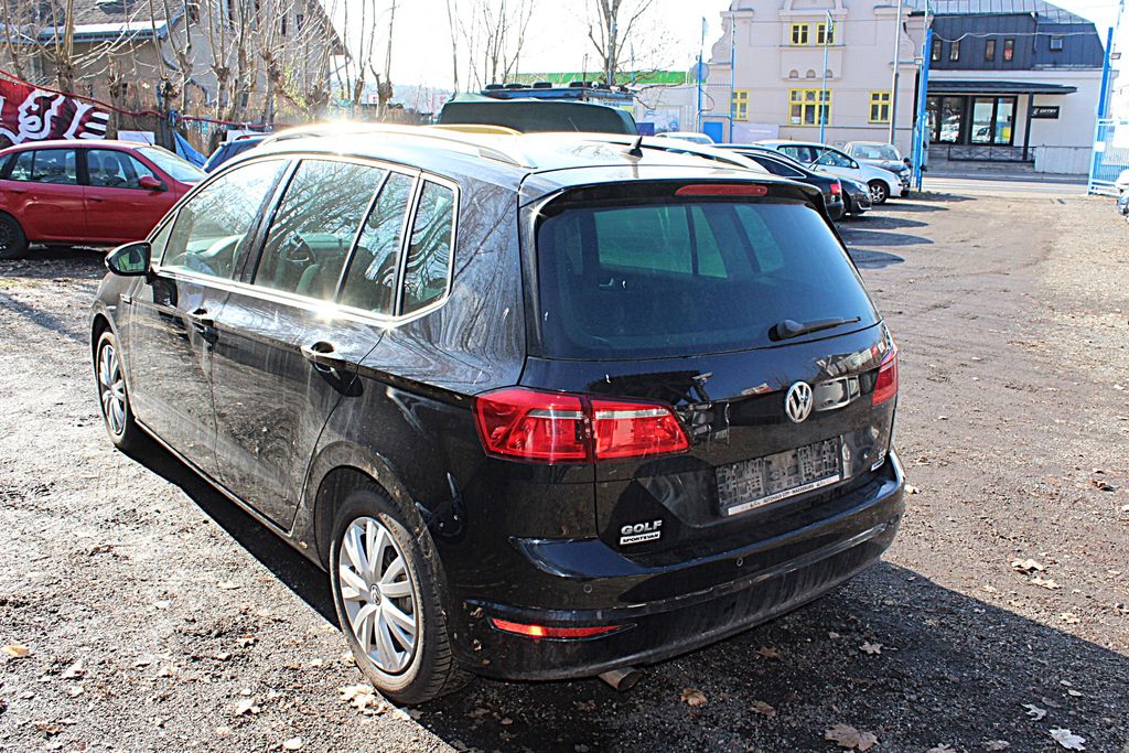 volkswagen-golf-sportsvan-1-2-tsi-81-kw-serv-knizka - 6