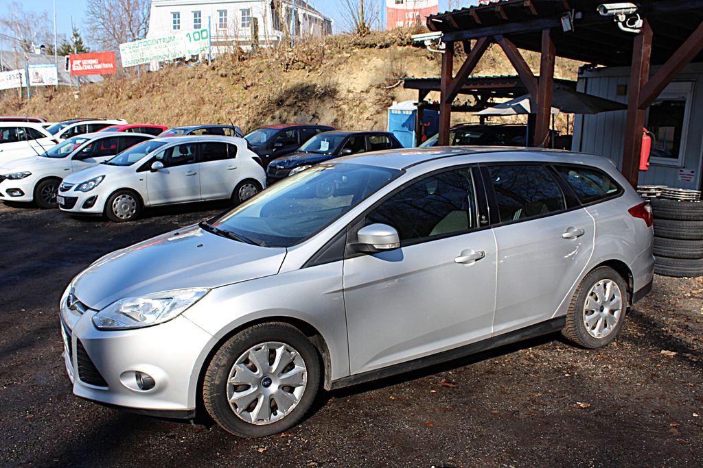 ford-focus-kombi-1-0i-92-kw - 6