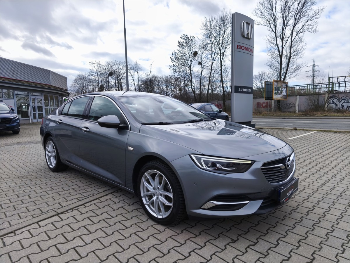 Opel Insignia 2,0 TDCi Grand Sport 4x4, ČR