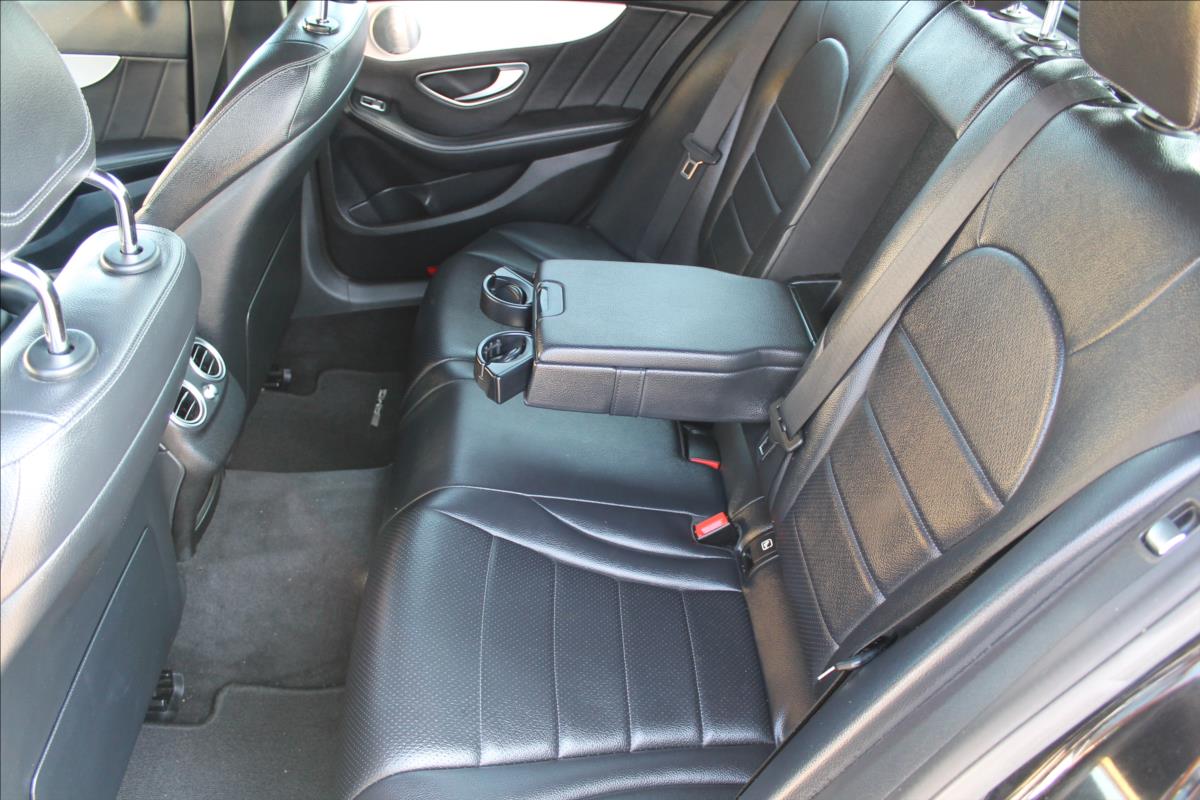 mercedes-benz-tridy-c-250d-150kw-amg-4matic - 7