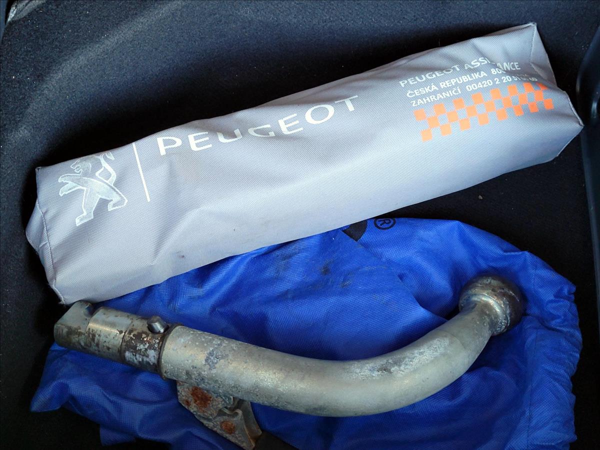 peugeot-5008-1-6-t-sw-digiklima - 9