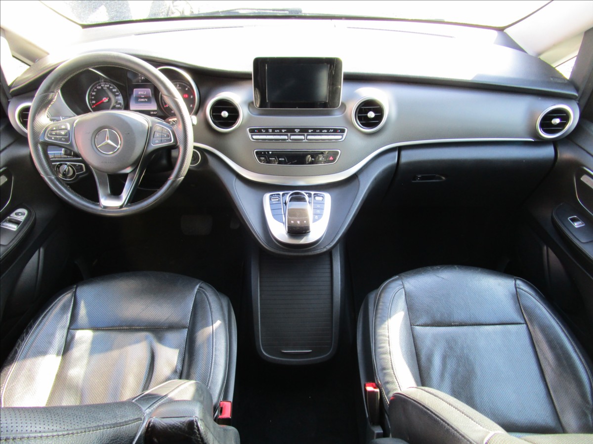 mercedes-benz-tridy-v-v250d-4matic-l-avantgarde-7-mist-1-maj - 7