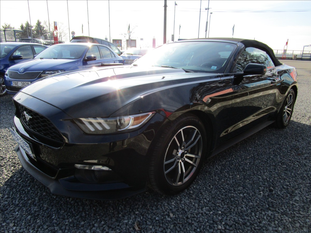 Ford Mustang Cabrio 2.3 EcoBoost 231kW, automat