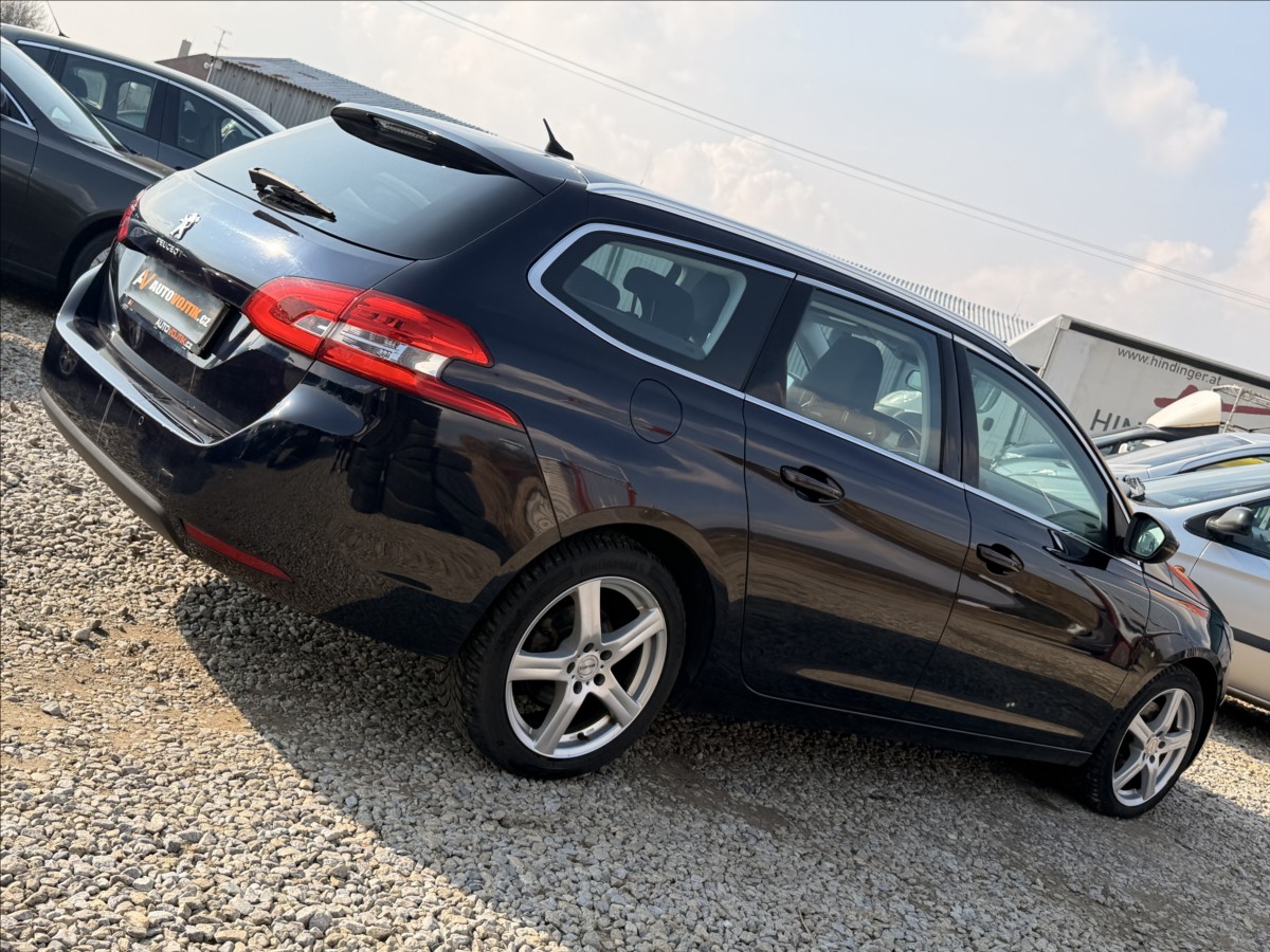 peugeot-308-2-0-hdi-110kw-panorama - 4