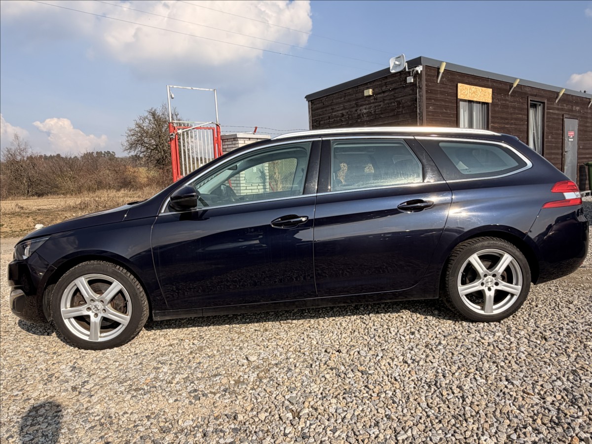 peugeot-308-2-0-hdi-110kw-panorama - 6