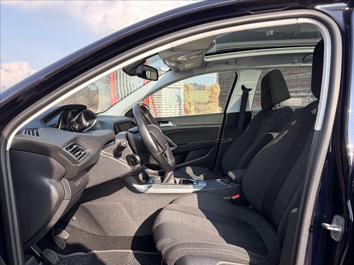 peugeot-308-2-0-hdi-110kw-panorama - 7