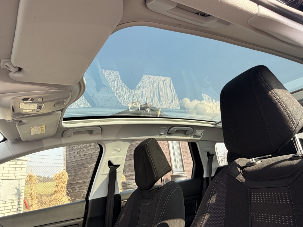 peugeot-308-2-0-hdi-110kw-panorama - 8