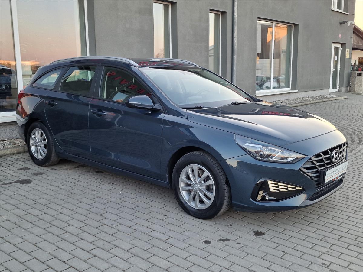 hyundai-i30-1-6crdi-comfort-cr-1-majitel - 1