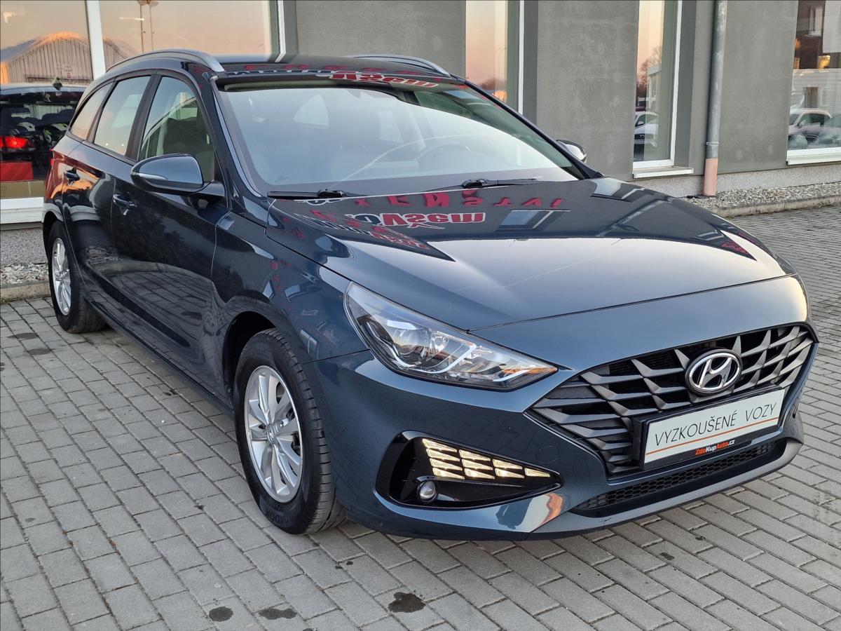 hyundai-i30-1-6crdi-comfort-cr-1-majitel - 2